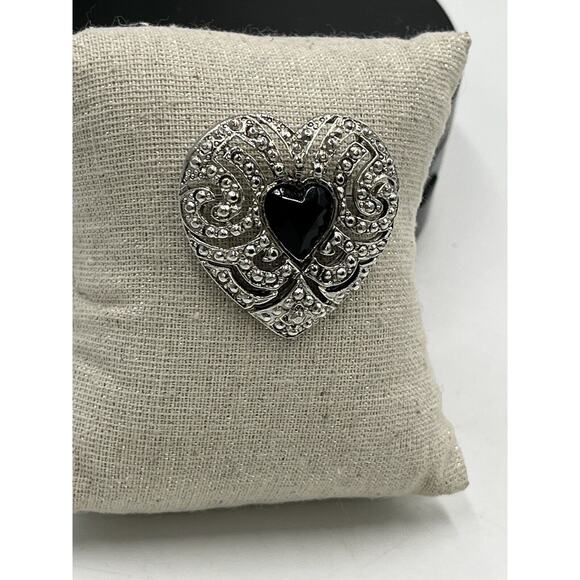 Renaissance Style Filigree Textured Silver Tone Heart Pin Brooch Black Stone - Picture 6 of 9